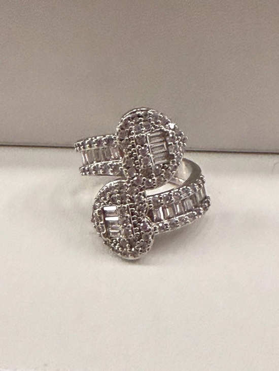 Jewelry - Diamond ring